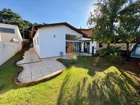 Casa térrea com charme e amplitude de terreno com  417,55 m² no Jardim do Sol, Barão Geraldo